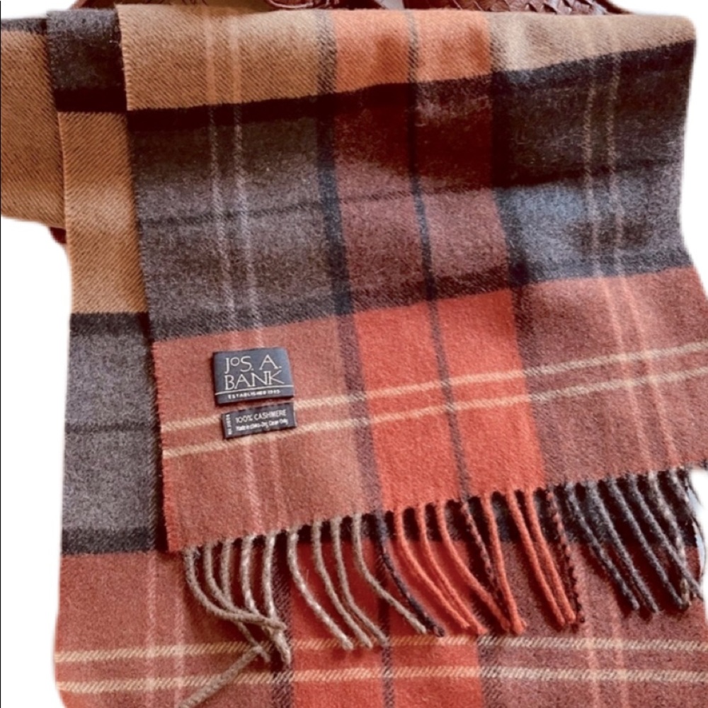 JoS. A. Bank 💯 cashmere 🧣 scarf!